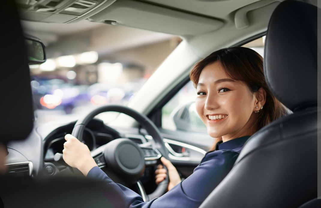 Rental mobil dengan driver atau lepas kunci